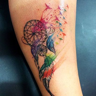  Tatouage attrape rêve effet taches de couleurs avec des oiseaux multicolores